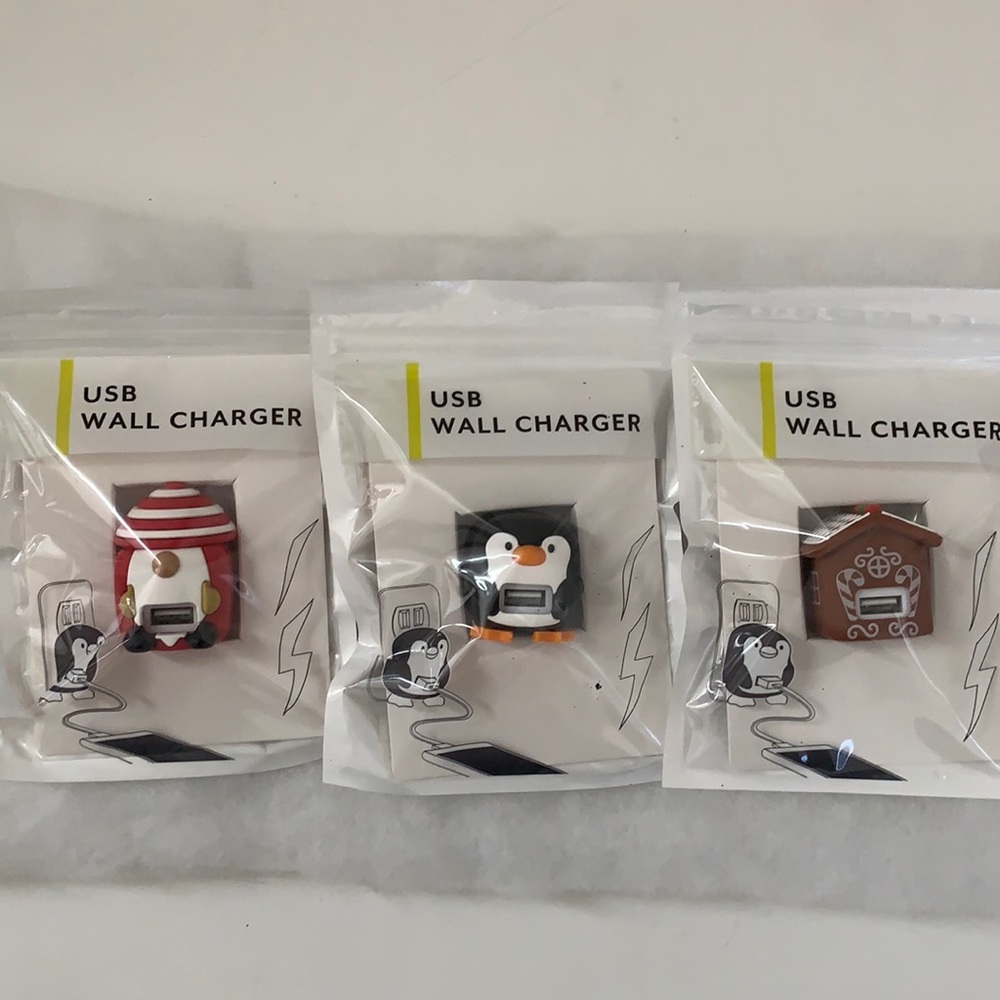Christmas USB Wall Charger Target Bullseye 2022 Edition bundle.